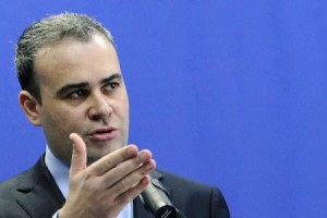 Darius Valcov recunoaste ca nu este posibila o lege pentru conversia creditelor in franci si cere BNR sa se implice mai mult item-thumbnail