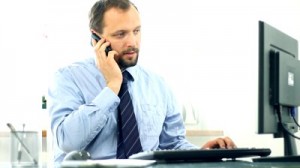 Studiu: Antreprenorul roman are 45-49 de ani, SRL cu 5-20 angajati si face schimb valutar prin telefon item-thumbnail