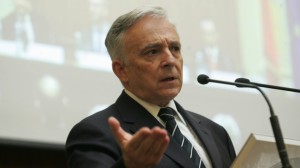Mugur Isărescu: Avem 3.907 notificări de dare în plată. 67% dintre notificări au fost contestate de bănci. item-thumbnail