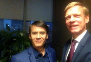 SELFIE INTERVIU. O discuție calmă, dar pertinentă, cu Steven van Groningen, despre darea în plată și creditele în franci de la Raiffeisen Bank item-thumbnail