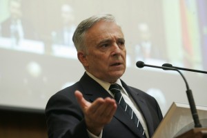Mugur Isărescu: vrem să încurajăm creditarea, dar ne interesează o creditare sănătoasă, echilibrată, sustenabilă şi insist pe acest cuvânt item-thumbnail
