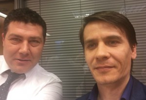 SELFIE INTERVIU. Chiar dacă este un ”dușman” al banilor cash, Cosmin Vladimirescu dezaprobă obiceiul băncilor de a taxa retragerile de numerar de la bancomat item-thumbnail