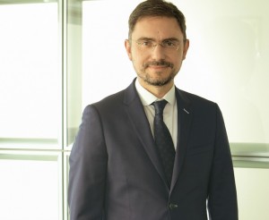 UniCredit Bank le oferă clienţilor Upgrade, un nou model de deservire. Septimiu Postelnicu: ”Oferim clienților beneficii cu o valoare tangibilă, prin care să poată profita de orice oportunitate financiară” item-thumbnail
