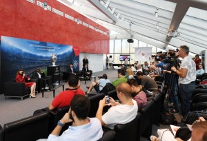 Bucureștenii întâmpină în weekend Trofeul UEFA Champions League, prezentat de UniCredit Bank item-thumbnail