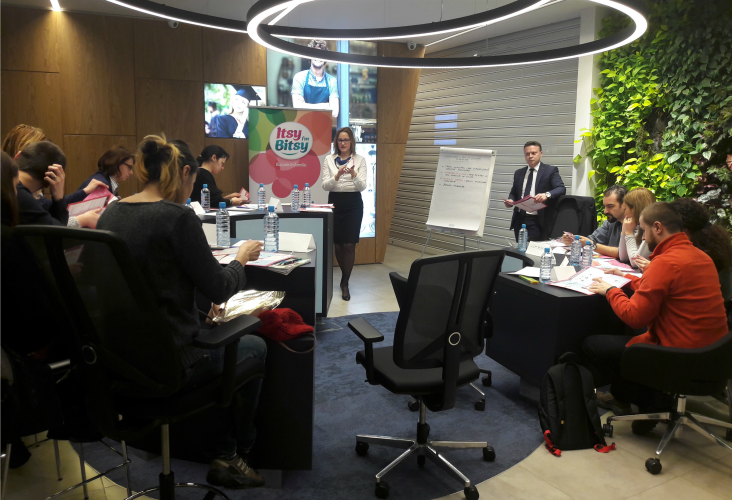 Timp de 2 ore și jumătate am urmărit, de pe margine, un curs interactiv de educație financiară. Iată concluziile! Timp de 2 ore și jumătate am urmărit, de pe margine, un curs interactiv de educație financiară. Iată concluziile!