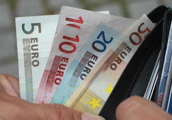 Teodor Meleşcanu: România ar putea adera la zona euro în 2022 Teodor Meleşcanu: România ar putea adera la zona euro în 2022