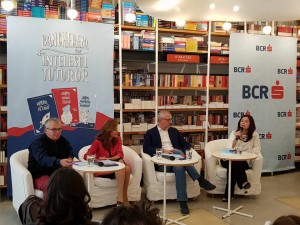 Vicepreședintele BCR, Dana Demetrian, explică politicienilor de ce este bine să țină banii pe card item-thumbnail