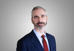 Dan Bucşa, UniCredit Londra: România riscă o recesiune tehnică în a doua parte a anului viitor sau în 2020. De ce are România dobânzi mai mari item-thumbnail