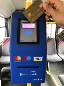 Sibiu, Smart City cu ajutorul BCR. Sibienii își pot achita calatoria în mijloacele de transport cu cardul contactelss item-thumbnail