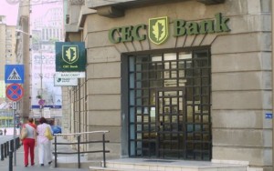 CEC Bank elimină comisioanele de retragere numerar şi interogare sold pentru cardurile de debit item-thumbnail
