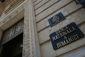 Propunerile BNR privind plafonarea dobânzilor: costul maxim al unui credit ar trebui să fie calculat în funcţie de dobânda anuală medie din piaţă şi nu în funcţie de dobâda cheie item-thumbnail