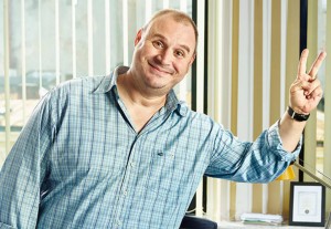 Banca Transilvania este la un pas de poziţia de lider pe piaţa bancară din România după preluarea Bancpost. BCR ar putea pierde supremaţia pentru prima dată în perioada postdecembristă item-thumbnail