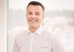 Banca Transilvania și Blugento lansează o soluţie completă de eCommerce pentru IMM-uri. Daniel Szekely: ”Antreprenorii își pot crește vânzările pe zona online cu ajutorul GoOnline” item-thumbnail