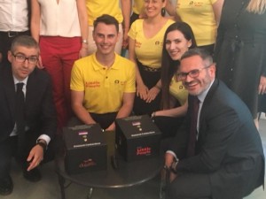 Banca Transilvania pune în practică o nouă idee năstrușnică: cutia contactless pentru donații cu cardul item-thumbnail