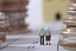 STUDIU sociologic la nivel național: 71% din populația activă dorește menținerea Pilonului II de pensie. 51% dintre români nu reușesc deloc să pună bani deoparte item-thumbnail