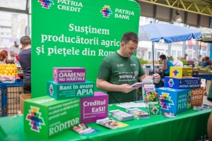 #BancaLaPiata un proiect al Patria Bank ce promovează serviciile bancare chiar printre tarabele de legume, fructe și brânzeturi item-thumbnail