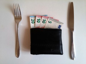 Cehii se pregătesc și ei de restricționarea creditării. Banca Națională a Cehiei stabilește valori maxime pentru creditele ipotecare și limitează gradul de îndatorare item-thumbnail