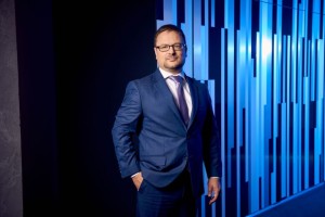 Horia Braun, BCR: ”Fluctuaţiile cursului valutar şi ale dobânzilor, preconizate pentru acest an, nu sunt de natură să genereze şocuri în bugetele familiilor” item-thumbnail