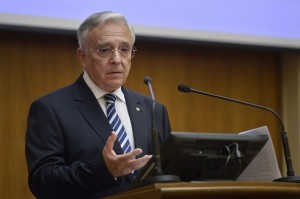 Planul pentru adoptarea monedei euro se anuntă în luna decembrie. 2024 este anul în care România ar putea intra în zona euro. Mugur Isărescu recomandă dozarea eforturilor item-thumbnail