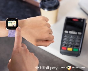 Clientii Bancii Transilvania isi pot lasa portofelul sau telefonul acasa pentru ca de astazi pot face cumparaturi contactless cu Fitbit item-thumbnail