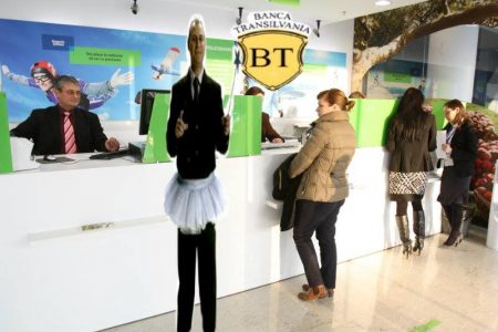 Banca Transilvania confirma ca negociaza preluarea Volksbank