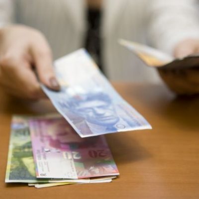 Solutia Guvernului – “Electorata”. Clientii cu credite in franci elvetieni vor avea o rata mai mica cu 50%