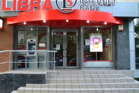 PREMIERĂ: Românii din diaspora își pot deschide acum cont la o bancă din România, de oriunde s-ar afla în Europa