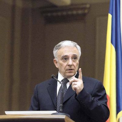 La briefingul de după şedinţa de politică monetară, Mugur Isărescu a vorbit despre relaţia cu Guvernul, despre inflaţie, ROBOR şi un nou mandat