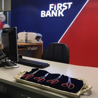 De ce protestează angajații First Bank? Reacția First Bank: Luni, 18 martie, va avea loc o întâlnire