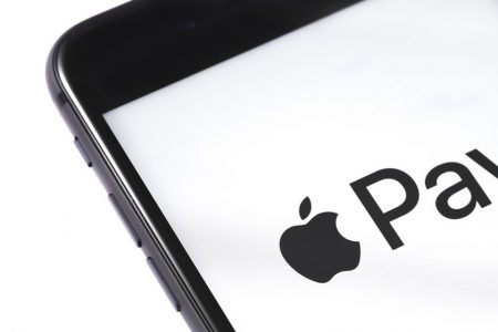 Apple Pay, disponibil oficial în România prin Banca Transilvania, ING Bank, UniCredit Bank, Orange Money, Revolut, Edenred și Monese. Ce alte bănci urmează să implementeze serviciul