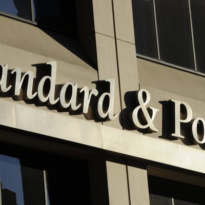 Agenția Standard & Poor’s a revizuit ratingul României de la stabil la negativ. BNR, instituția de la care se așteaptă menținerea credibilității politicii monetare