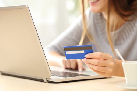 Clienții Patria Credit își pot achita ratele online cu cardul