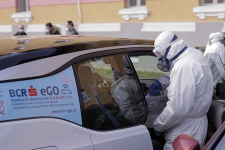 CORONACRIZĂ. Grupul BCR pune la dispoziție mașinile din flota de car sharing electric către spitale și personalul medical