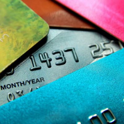 #DreptulLaBanking: Tranzacţiile de plată cu carduri au crescut cu 10% în pandemie. La sfârșitul lunii iunie 2020, România număra 18,43 milioane de carduri