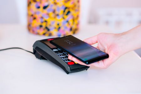 Cifrele BT Pay în 2020: Aplicația contribuie la formarea de comportamente noi: cumpărături, transferuri şi donaţii prin telefon