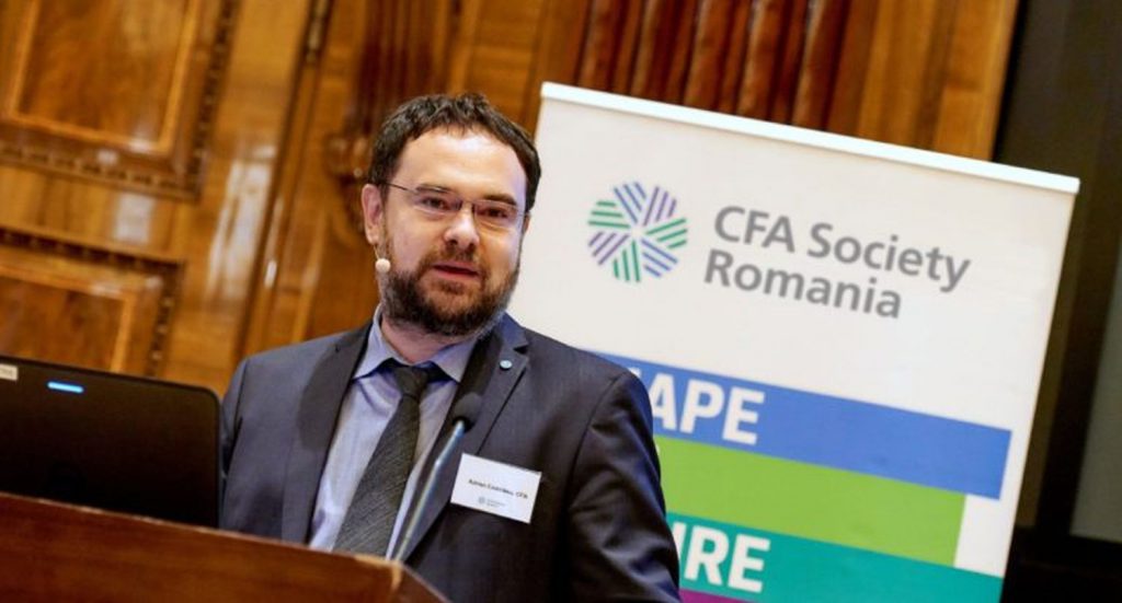 Analiștii CFA au modificat durata impactului economic cauzat de pandemie până în trimestrul IV al acestui an. Adrian Codîrlașu: Suntem încă în valul al doilea al crizei coronavirusului, cu toate implicațiile economice care decurg din această situație 1 adrian codirlasu