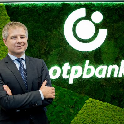 OTP Bank vrea să-și dubleze cota de piață în România până în 2024. Gyula Fatér, într-un interviu acordat BankingNews: ”Angajamentul nostru este să creștem, ne concentrăm pe creștere organică. Dacă există însă oportunități în piață, le vom analiza”