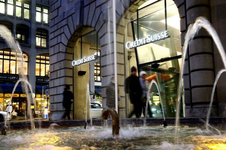 A doua bancă din Elveția, Credit Suisse, acuzată de spălare de bani