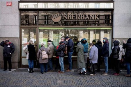Primele bănci europene afectate de sancțiuni. BCE prevestește falimentul Sberbank. Banca Națională a Cehiei revocă licența Sberbank CZ