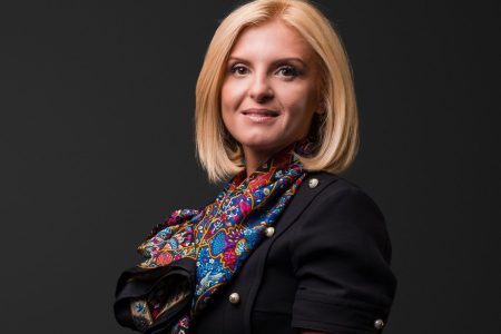 OTP Bank România sprijină antreprenorii din domeniul agroalimentar. Roxana Hidan: Acordăm microgranturi și granturi de capital de lucru, promovăm deschis orice măsuri lansate ce reprezintă o pârghie utilă pentru revenirea activităților din domeniul agroalimentar