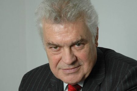 Bancherul Radu Negrea, unul dintre promotorii Asociației Române a Băncilor, a încetat din viață. Dumnezeu să-l odihnească în pace!
