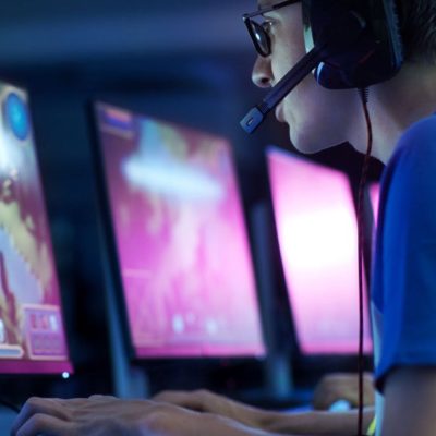 Peste 60% dintre gamerii români fac cumpărături online în timpul sesiunilor de gaming. Ce pun în “coș” pasionații de jocuri
