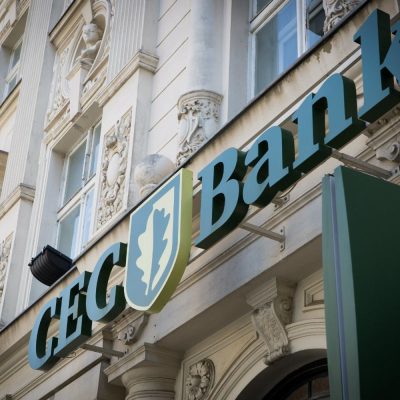 CEC Bank lansează cardul multicurrency care oferă acces la contul în lei, euro și în alte 8 valute