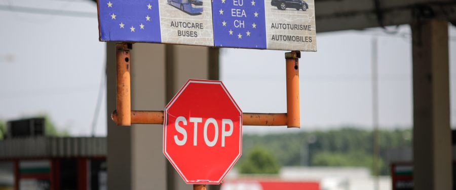 BCR și Raiffeisen Bank, băncile austriece din România, reacționează la blocajul Austriei față de aderarea țării noastre la Schengen